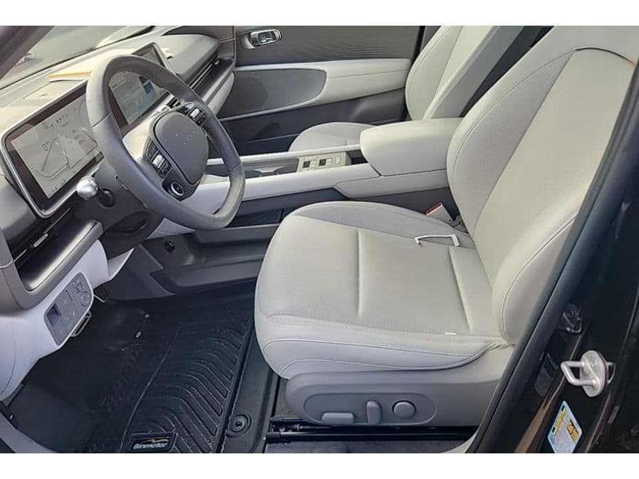 2023 Hyundai IONIQ 6 view 5