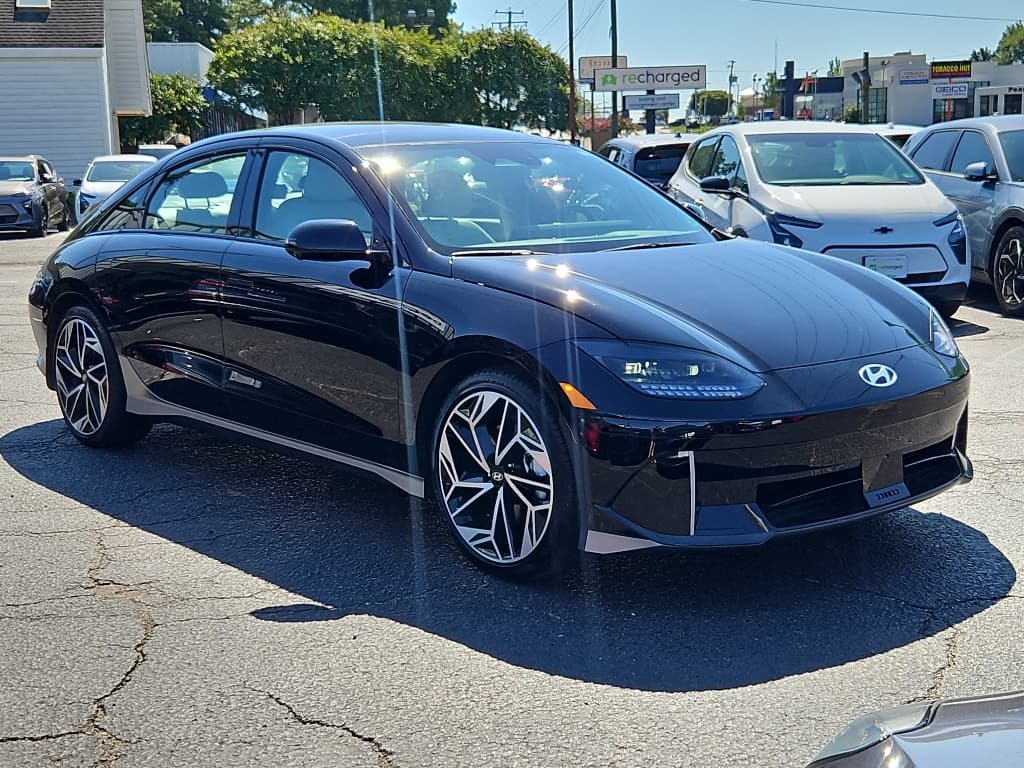 2023 Hyundai IONIQ 6 view 5
