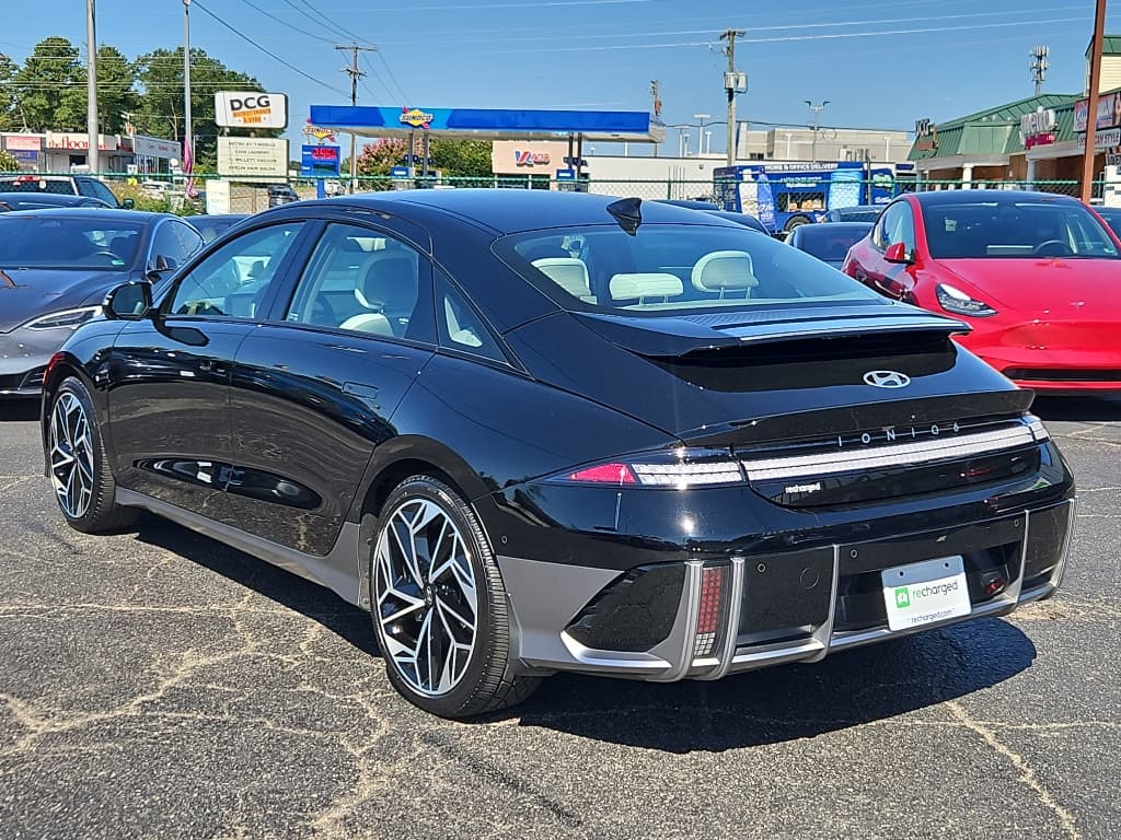 2023 Hyundai IONIQ 6 view 2