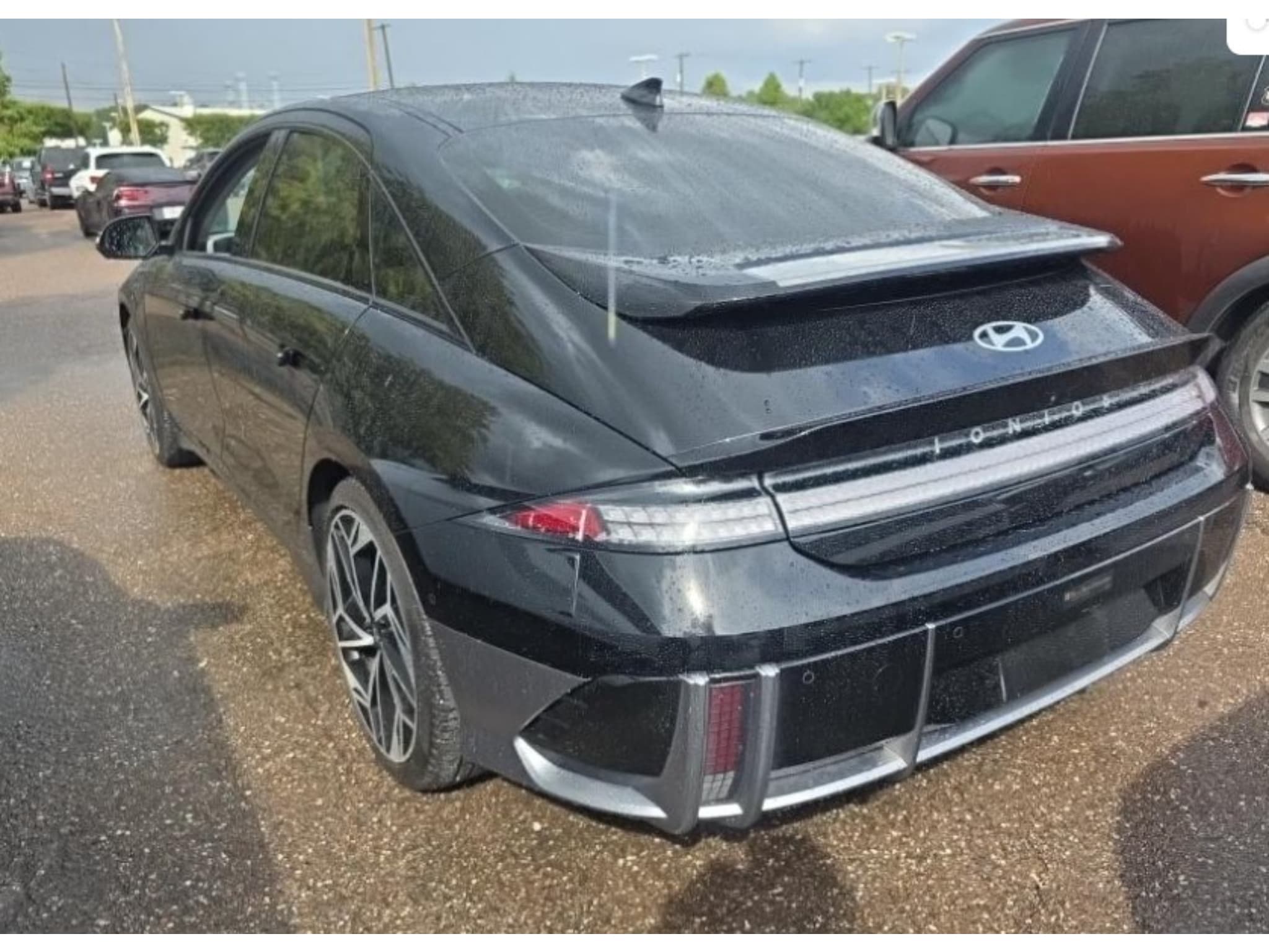 2023 Hyundai IONIQ 6 view 2