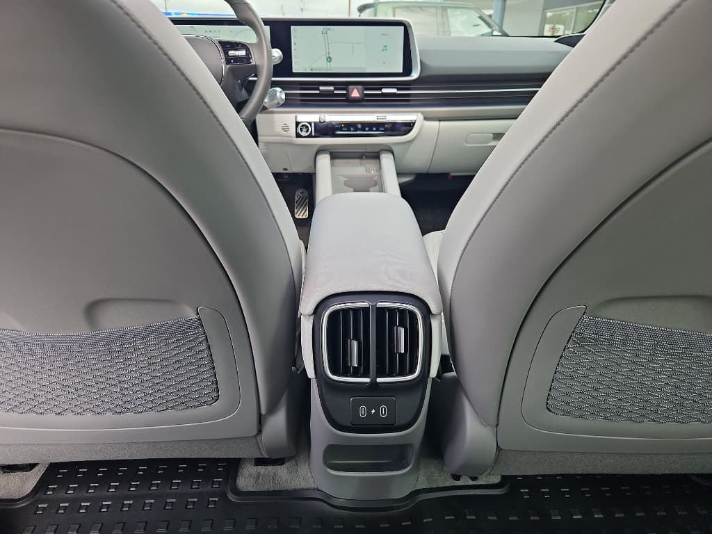 2023 Hyundai IONIQ 6 view 24
