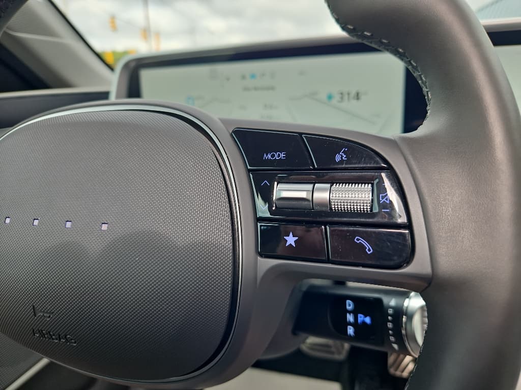 2023 Hyundai IONIQ 6 view 10