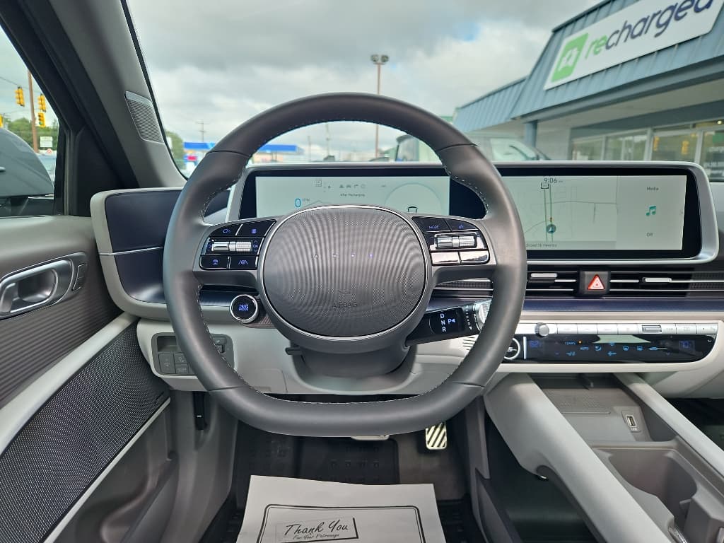 2023 Hyundai IONIQ 6 view 8
