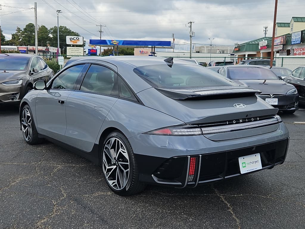 2023 Hyundai IONIQ 6 view 2