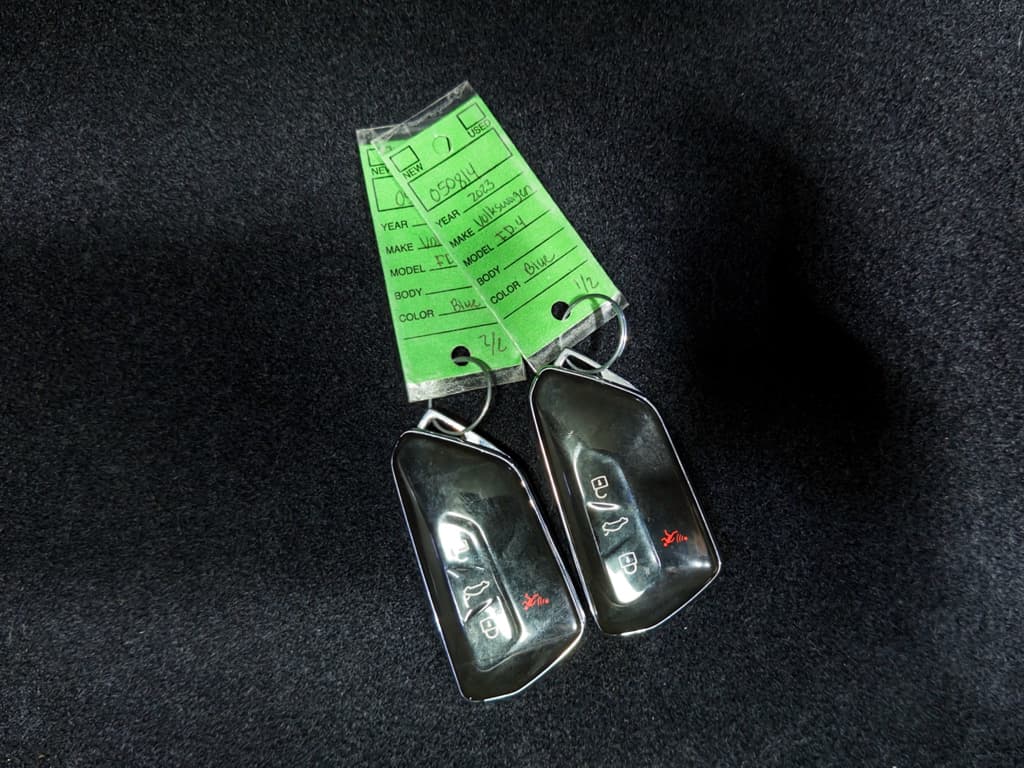 2023 Volkswagen ID.4 view 22