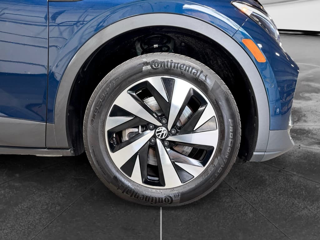 2023 Volkswagen ID.4 view 32