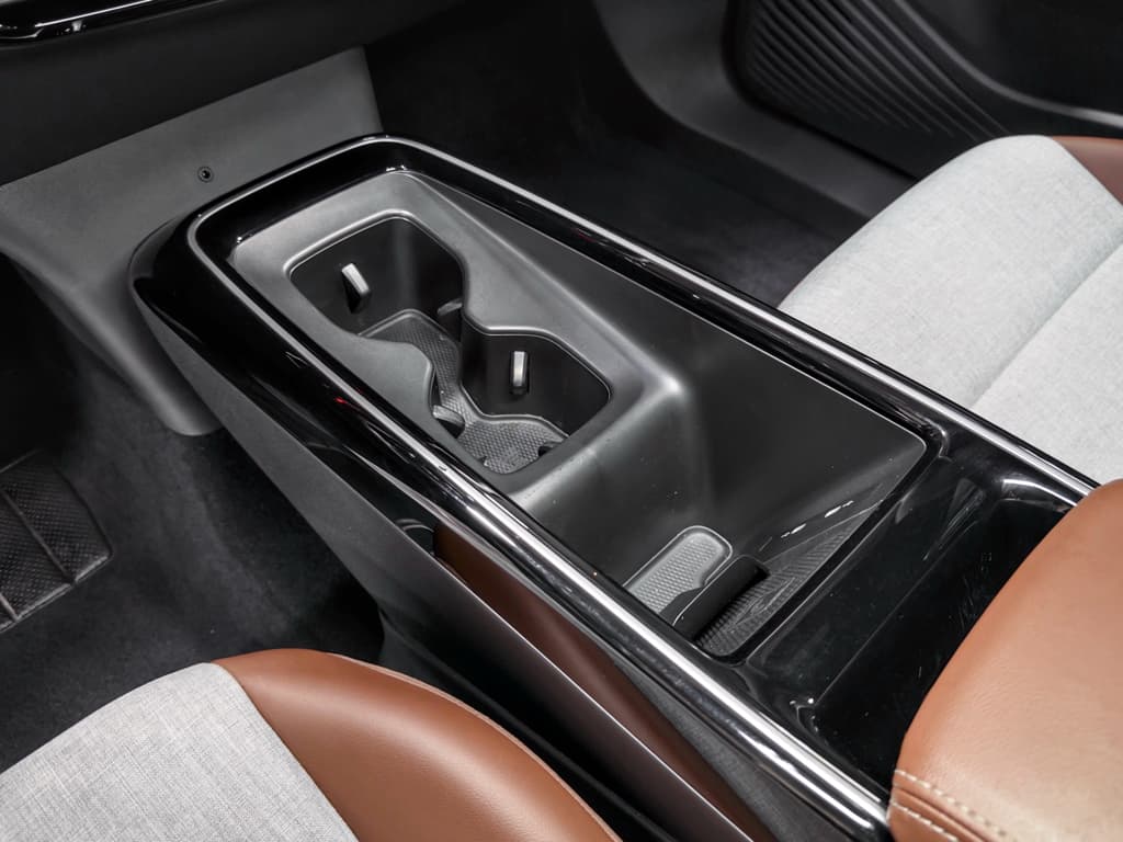 2023 Volkswagen ID.4 view 18
