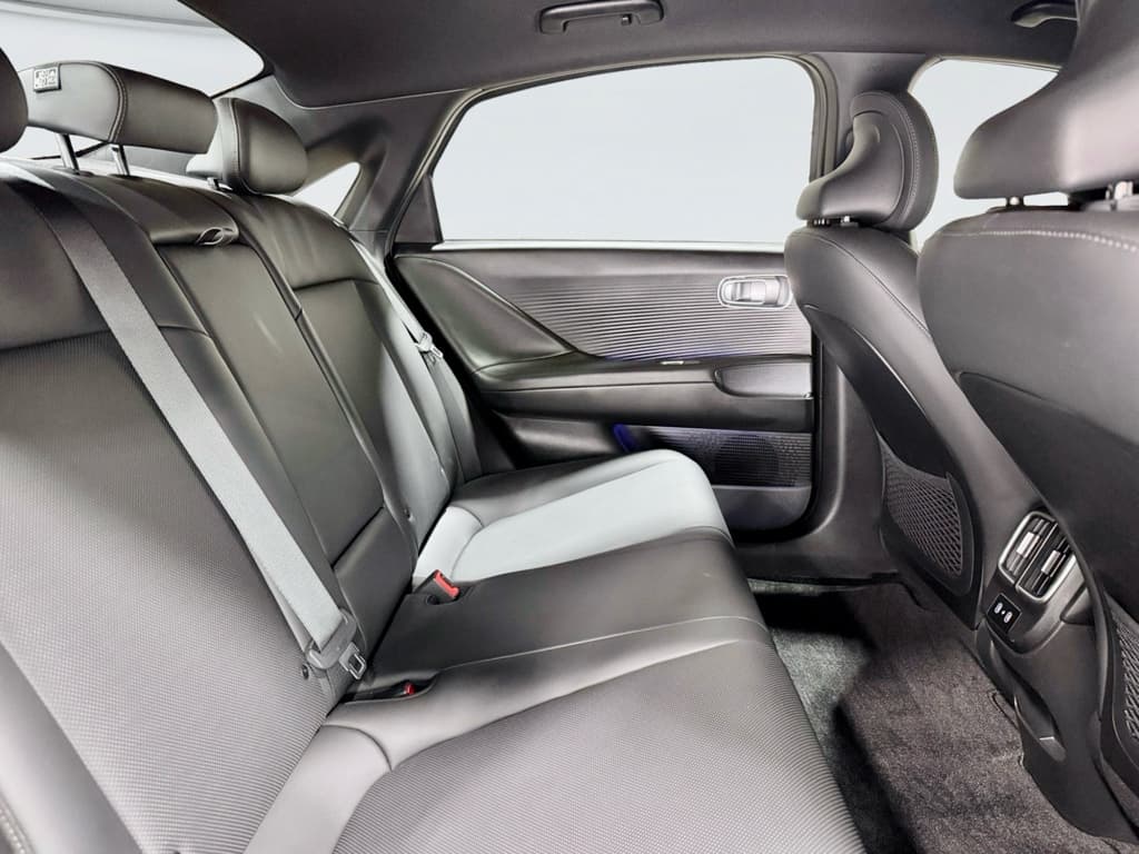 2023 Hyundai IONIQ 6 view 23