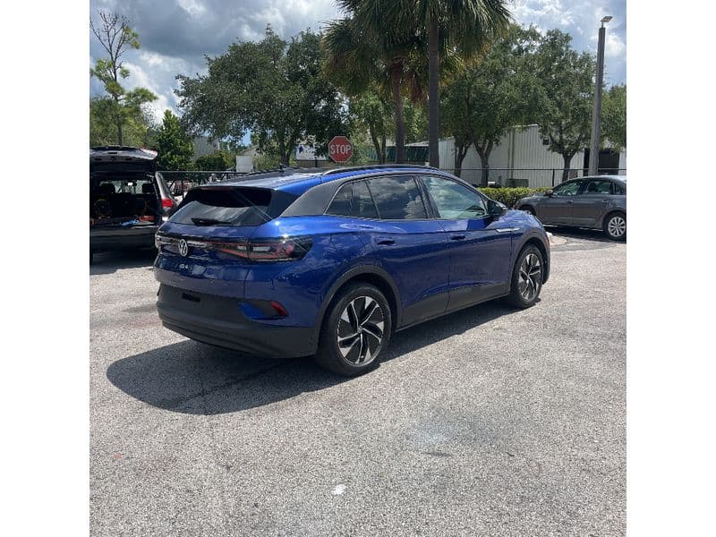 2022 Volkswagen ID.4 view 5