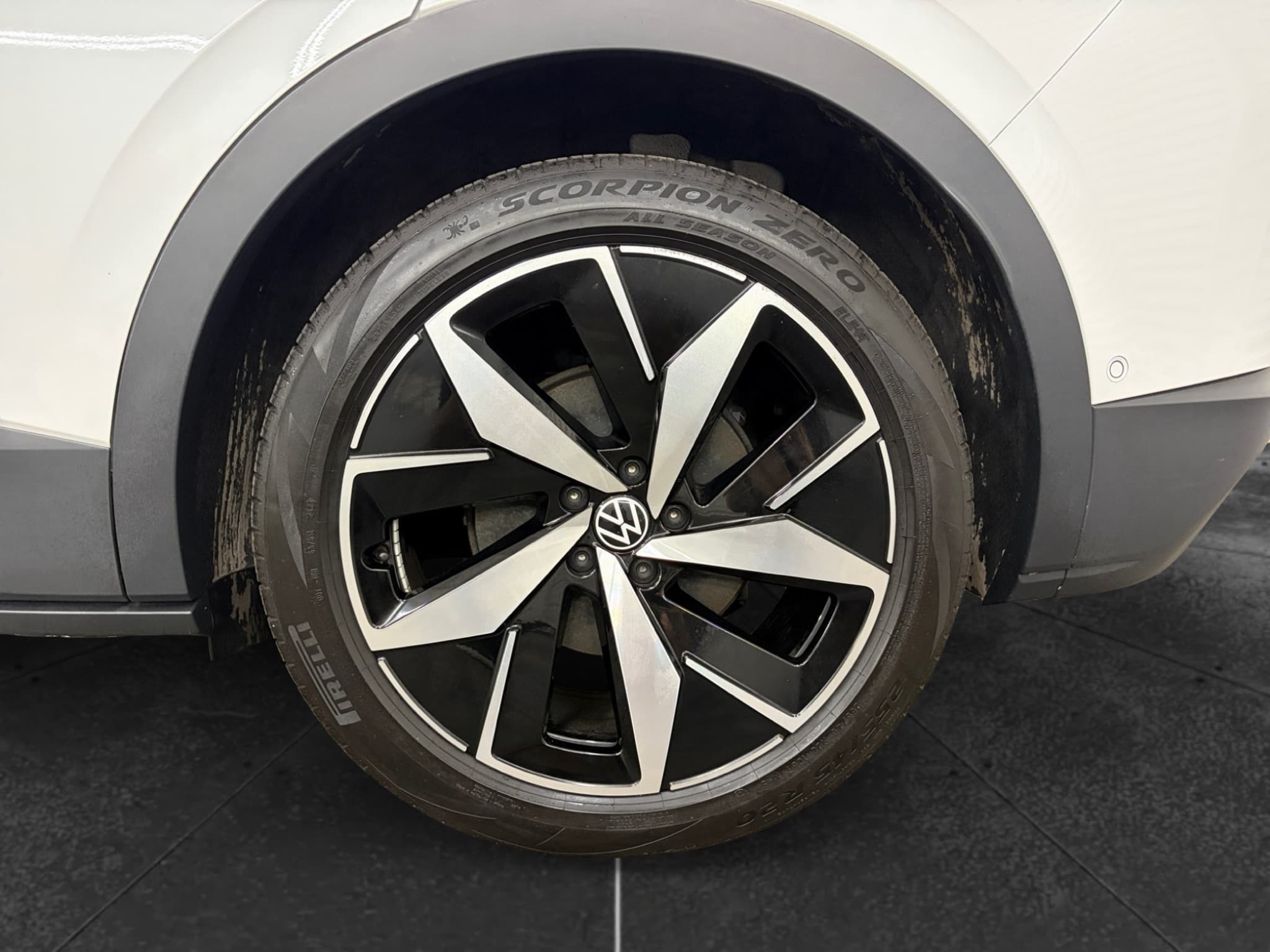 2023 Volkswagen ID.4 view 27
