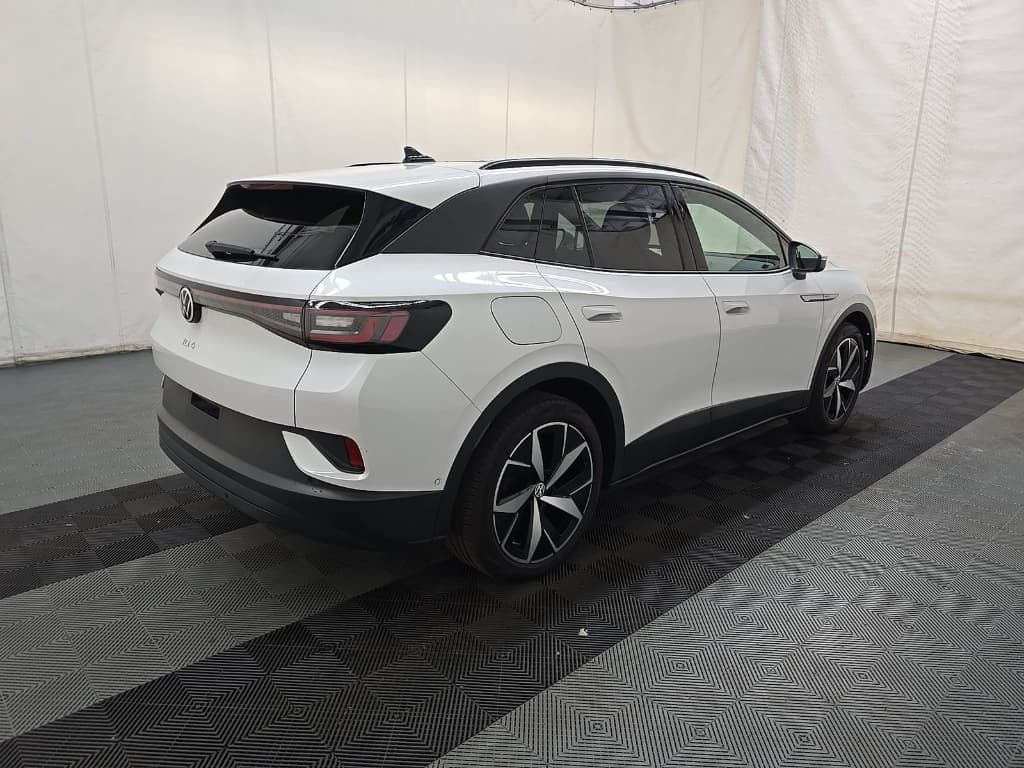 2023 Volkswagen ID.4 view 3
