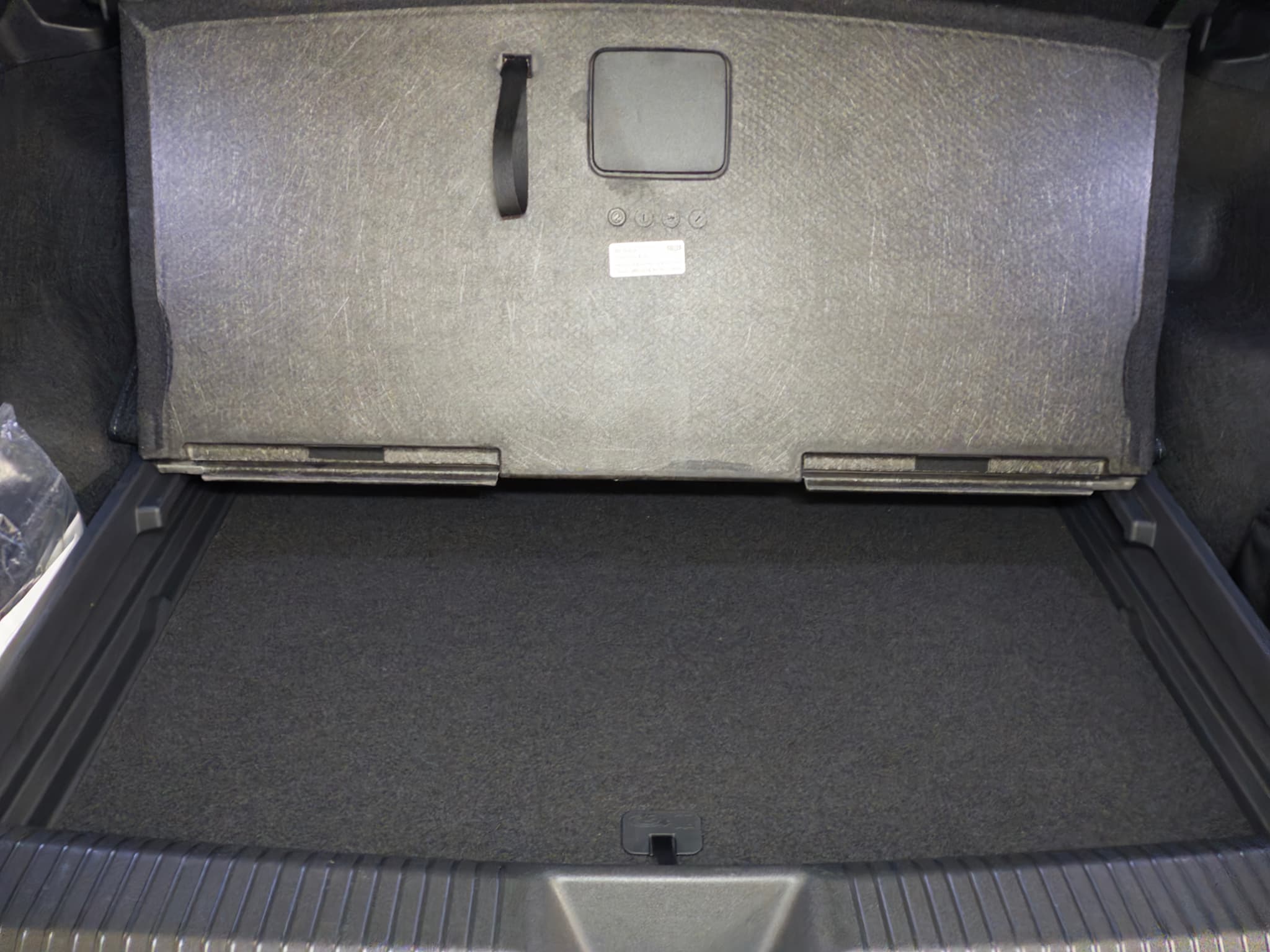 2023 Volkswagen ID.4 view 23
