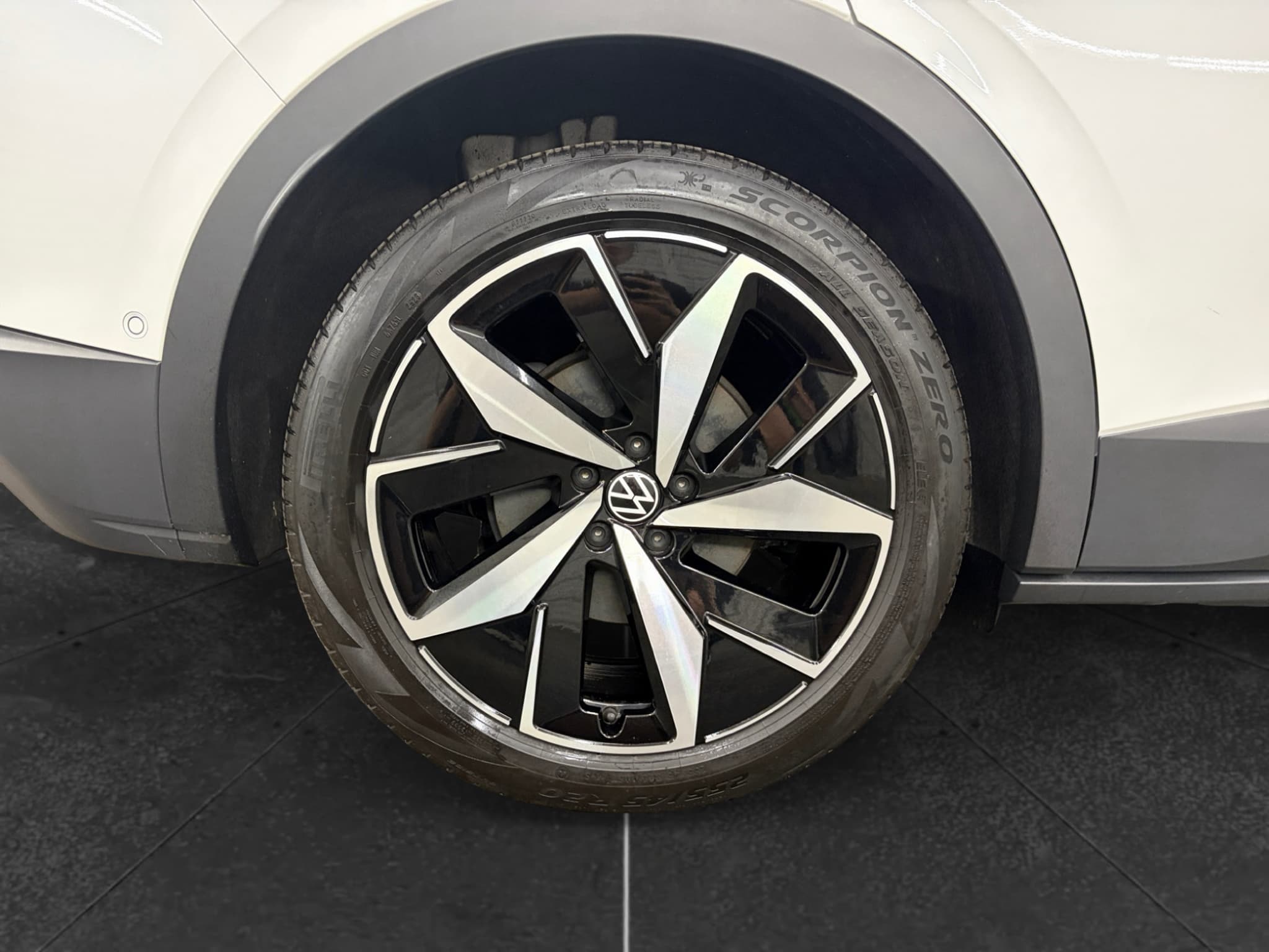 2023 Volkswagen ID.4 view 36