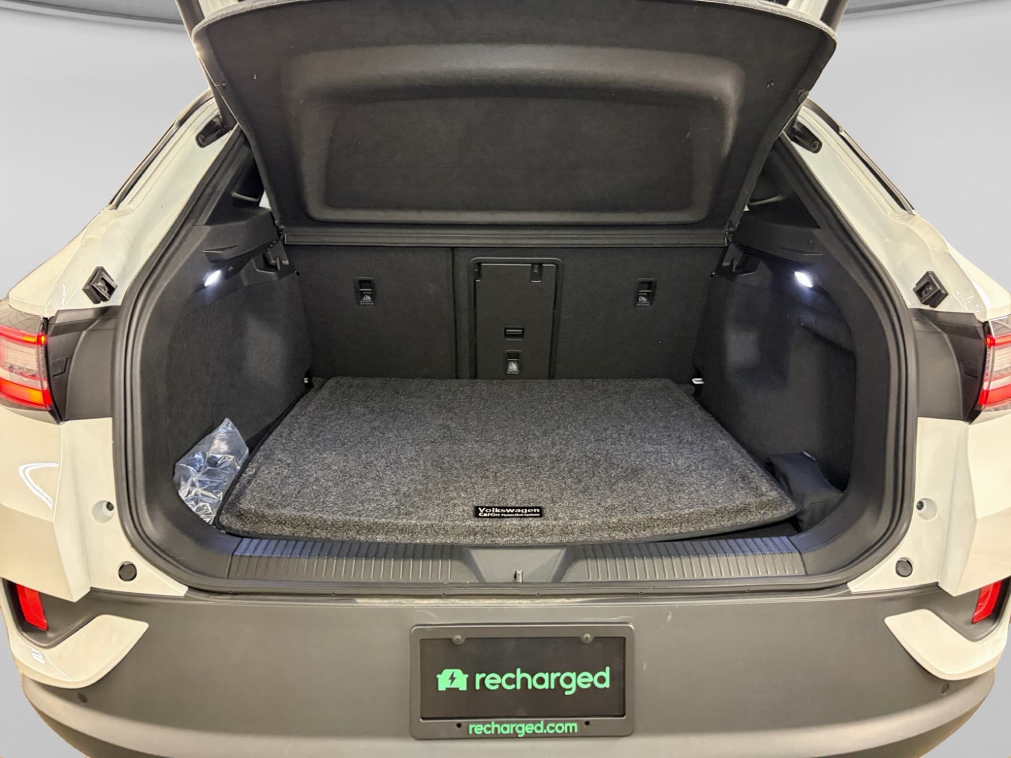 2023 Volkswagen ID.4 view 32