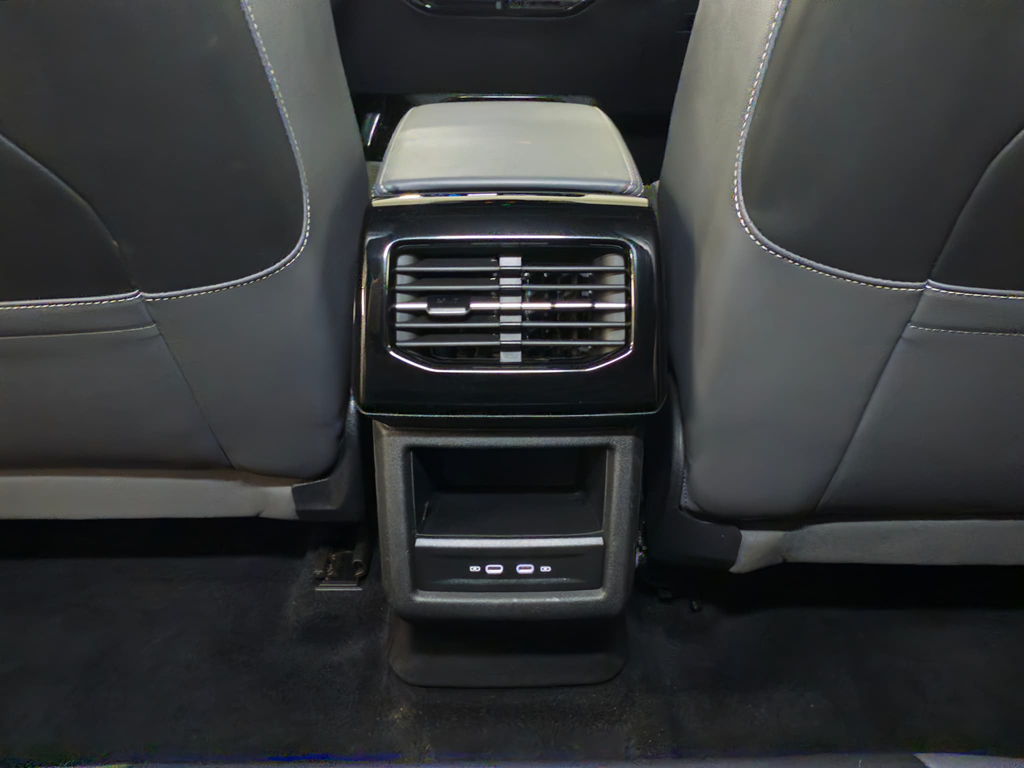 2023 Volkswagen ID.4 view 20