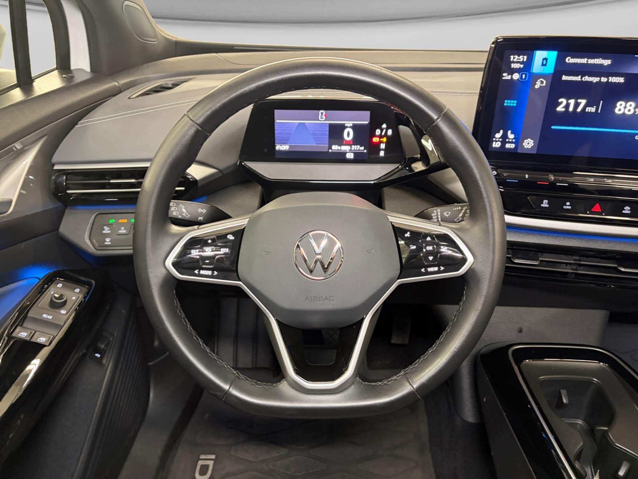 2023 Volkswagen ID.4 view 8
