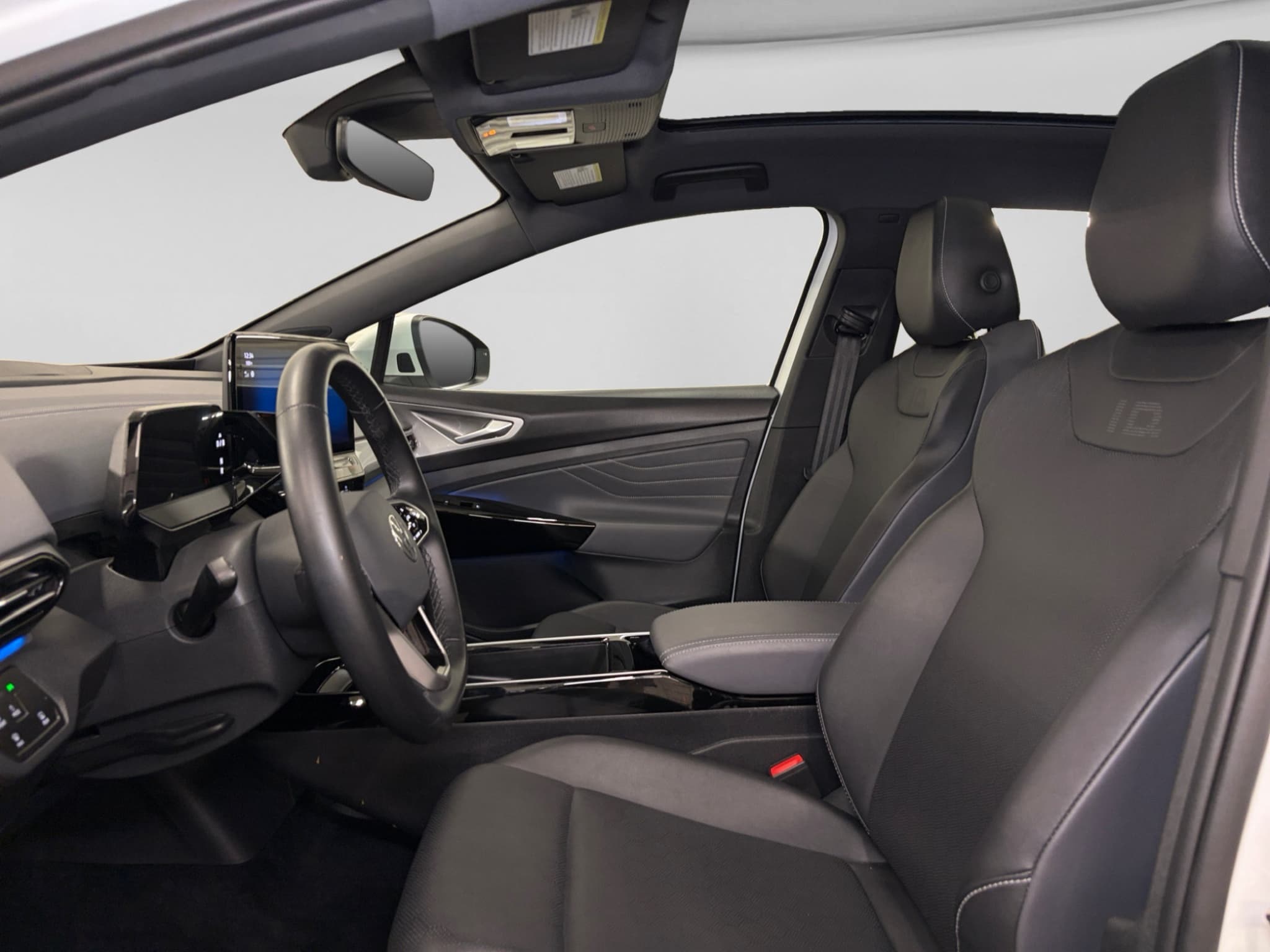 2023 Volkswagen ID.4 view 13