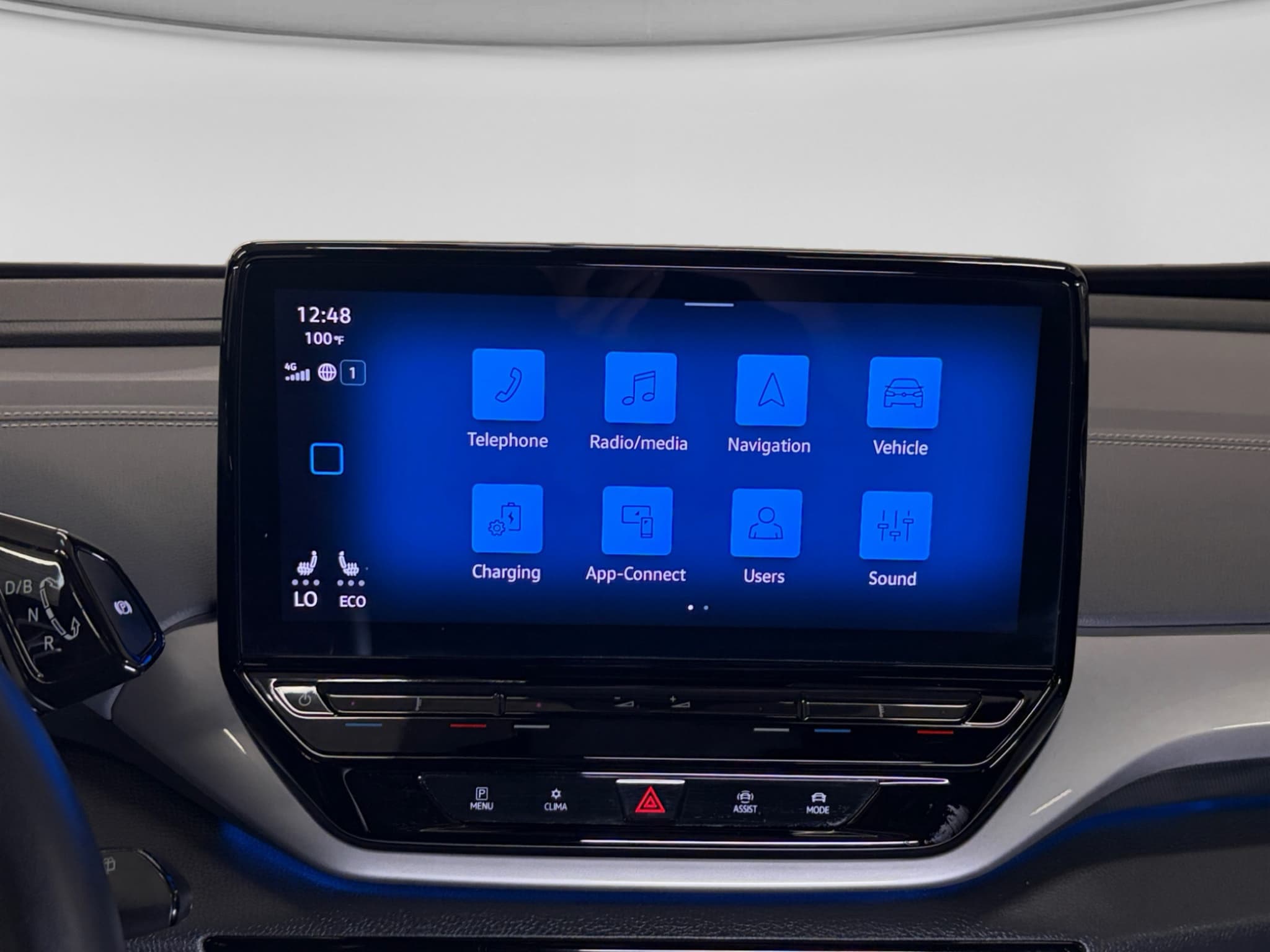 2023 Volkswagen ID.4 view 9