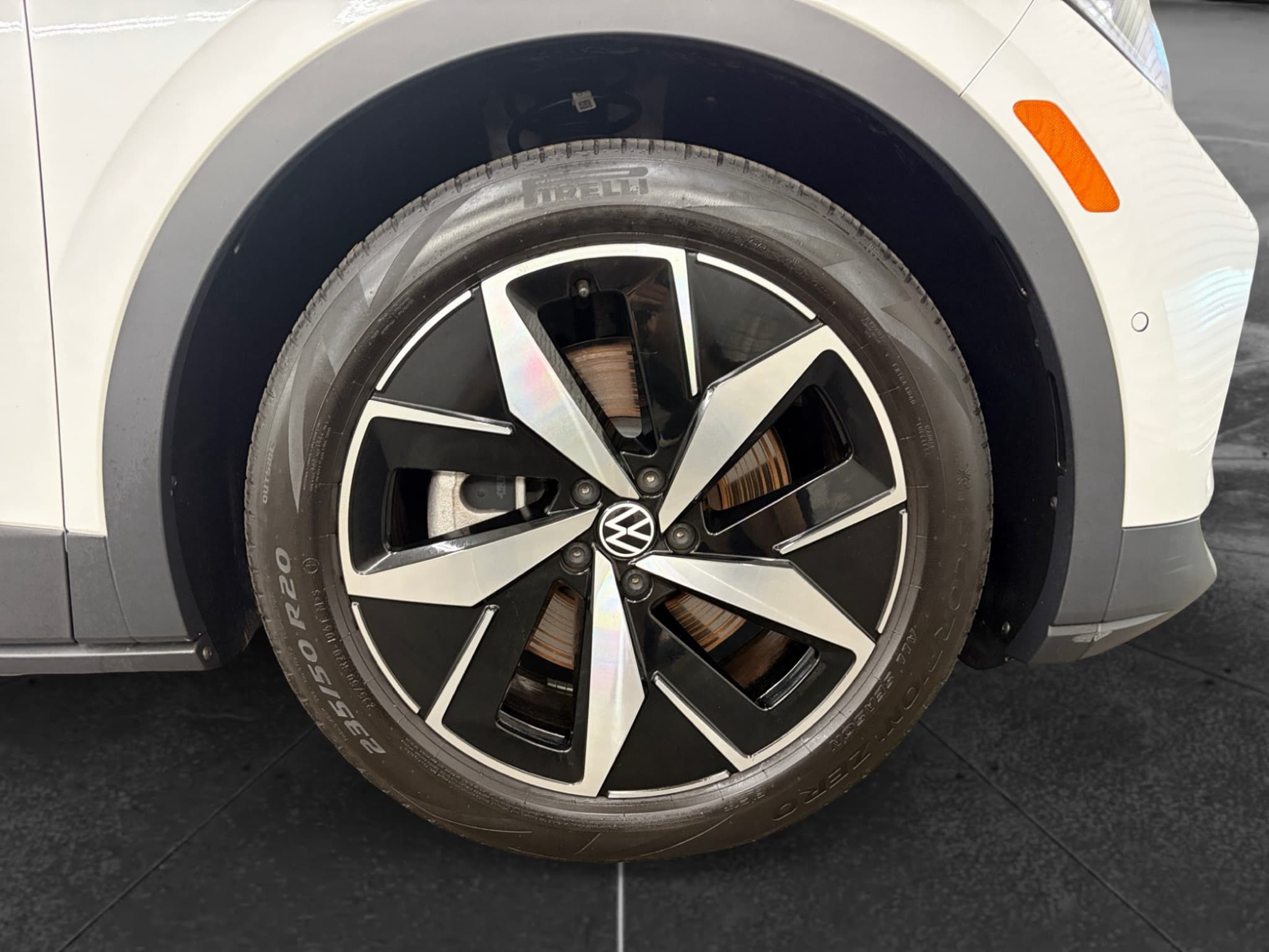 2023 Volkswagen ID.4 view 28