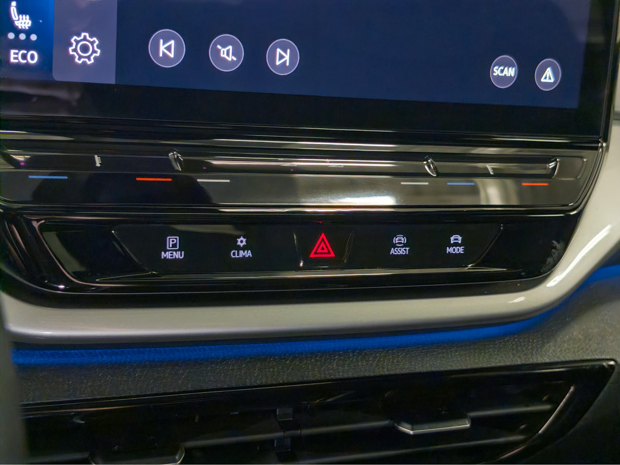 2023 Volkswagen ID.4 view 17