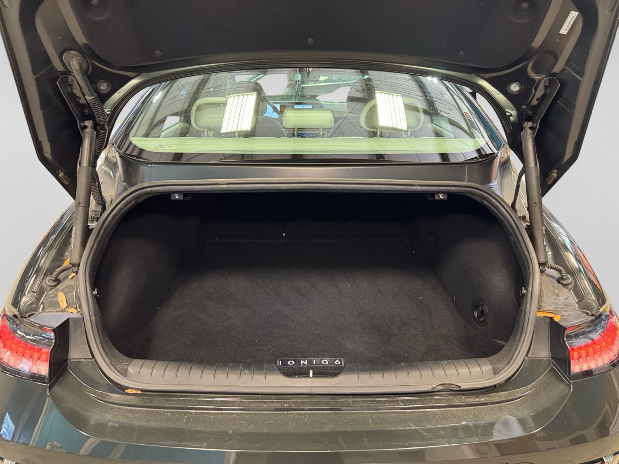 2023 Hyundai IONIQ 6 view 26