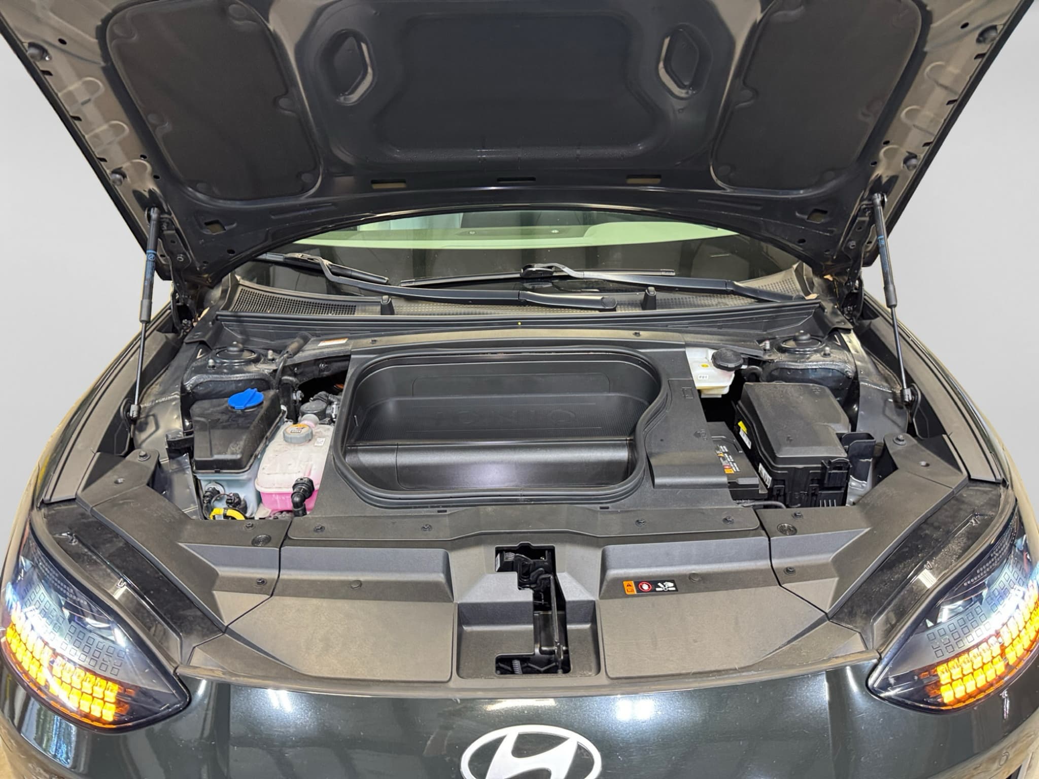 2023 Hyundai IONIQ 6 view 25