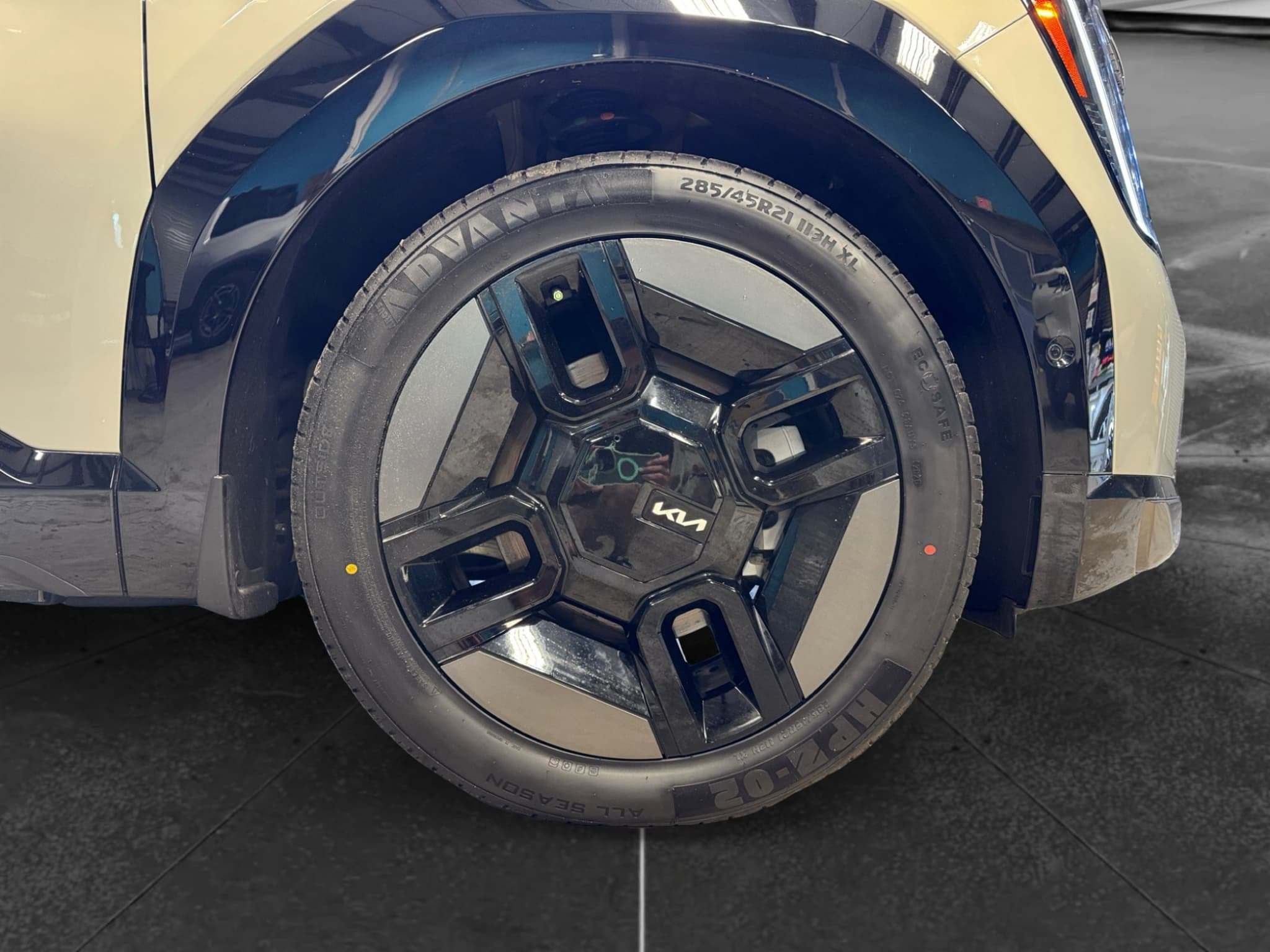 2024 Kia EV9 view 37