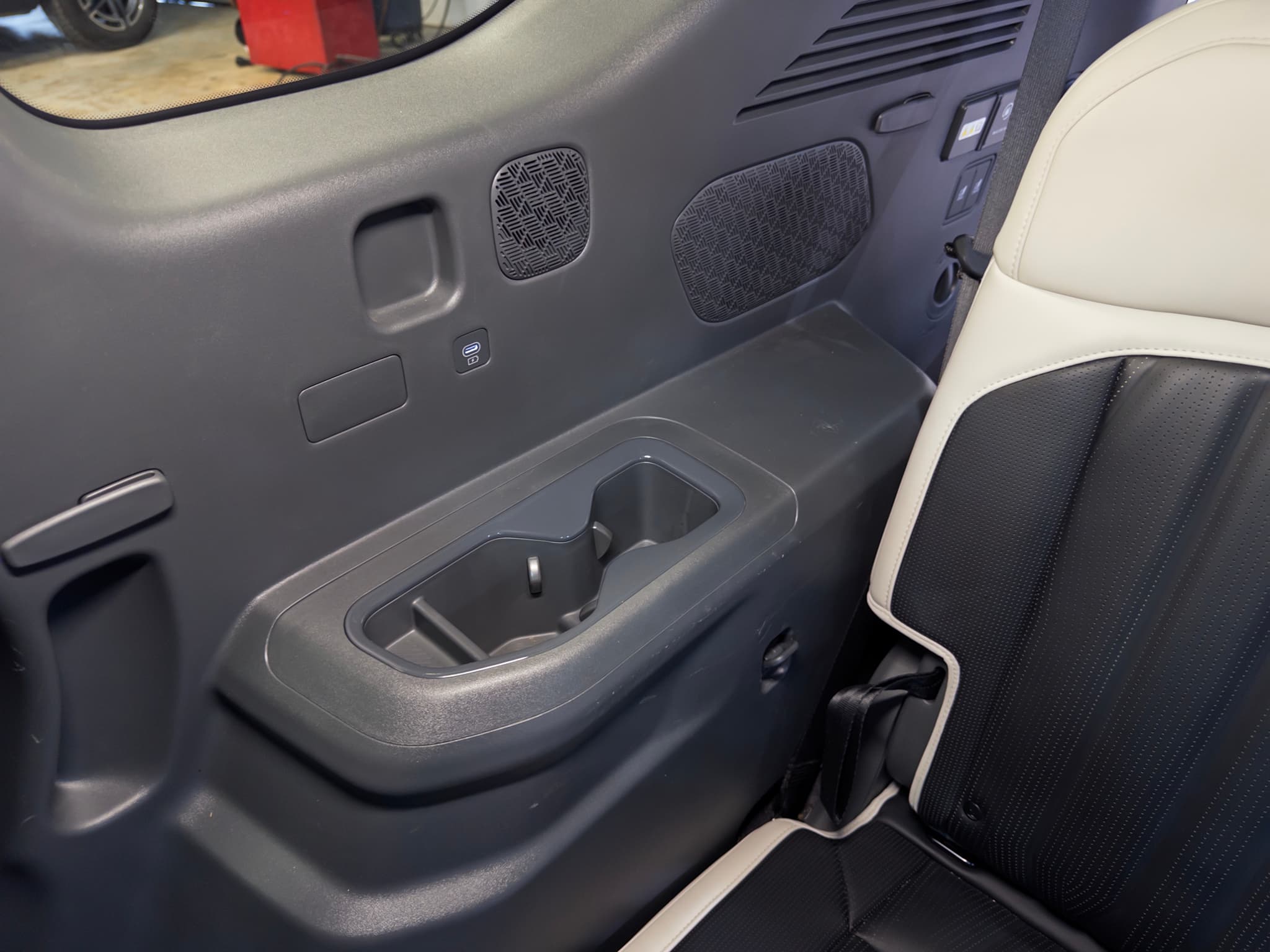 2024 Kia EV9 view 24