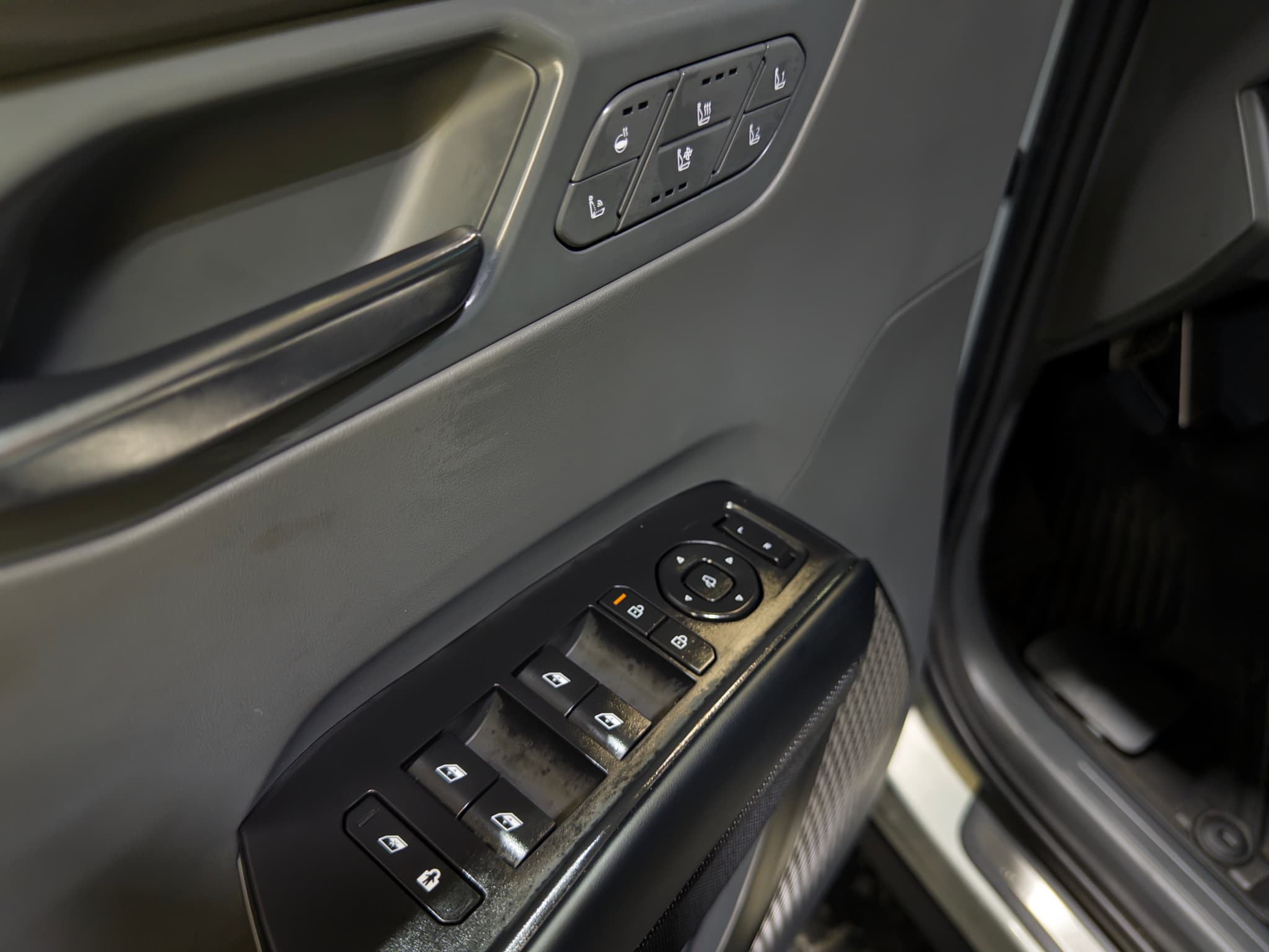 2024 Kia EV9 view 8