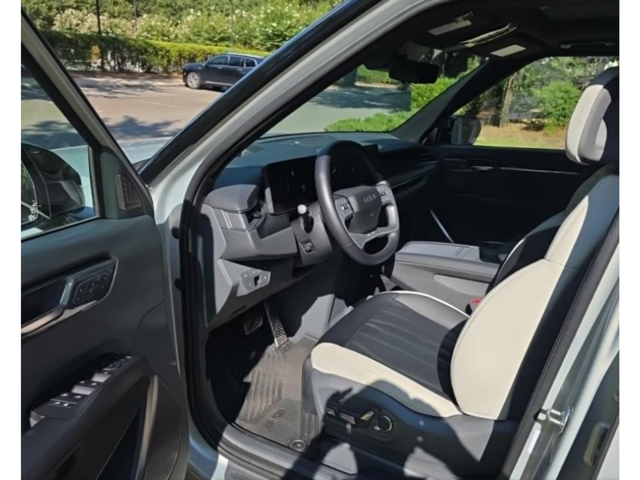 2024 Kia EV9 view 5