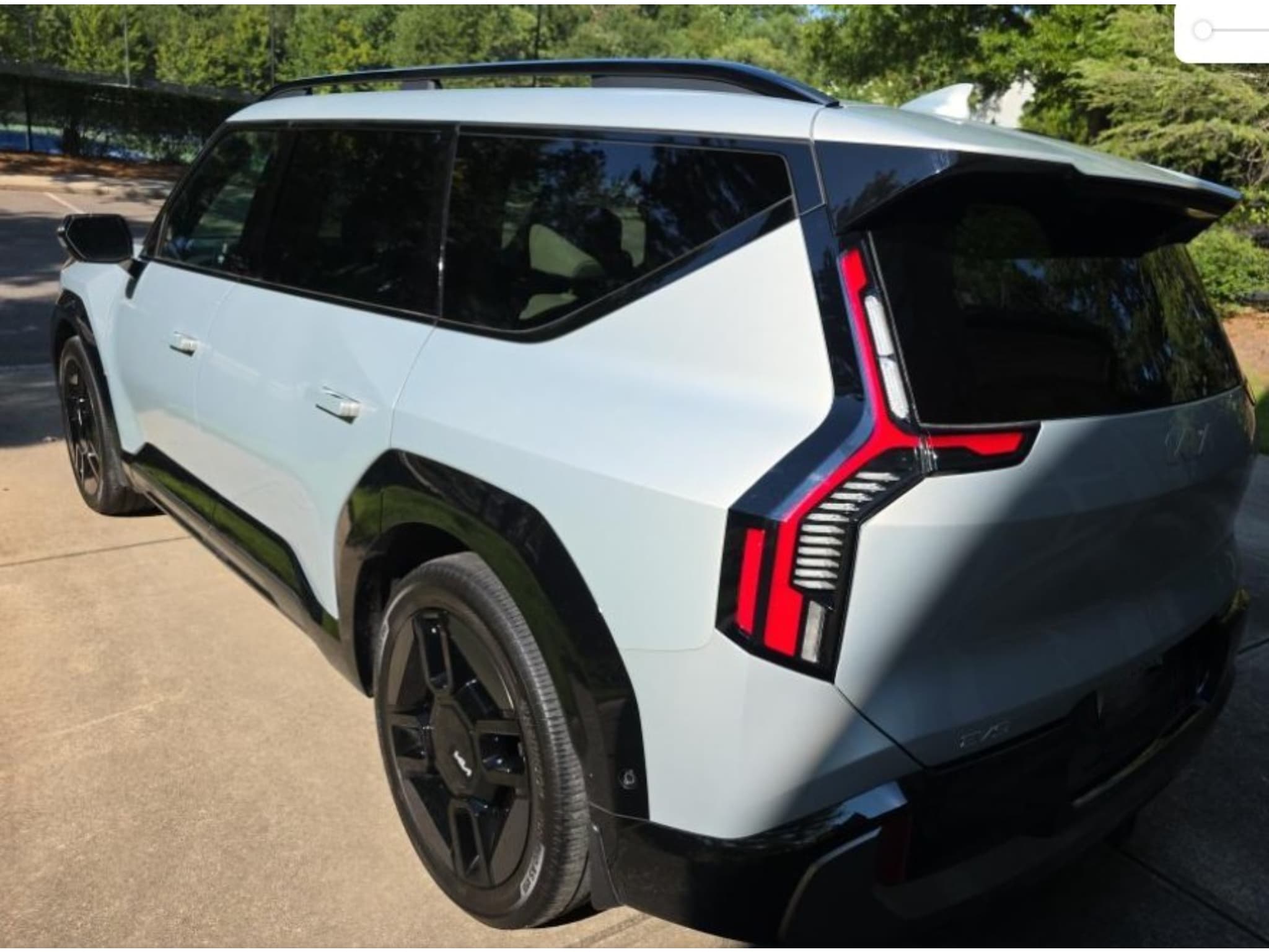 2024 Kia EV9 view 3
