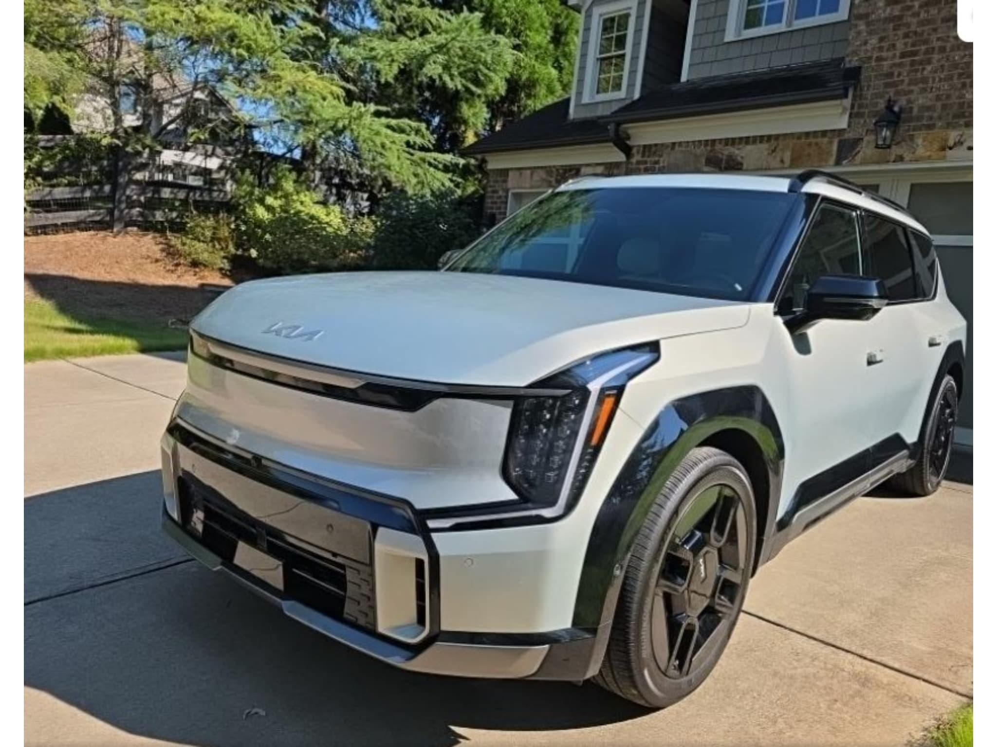 2024 Kia EV9 view 1