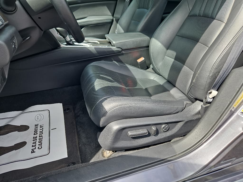 2021 Honda Accord view 6