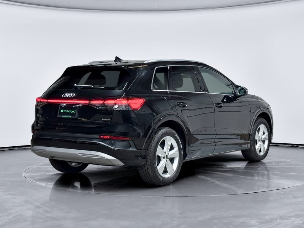 2022 Audi Q4 e-tron view 3