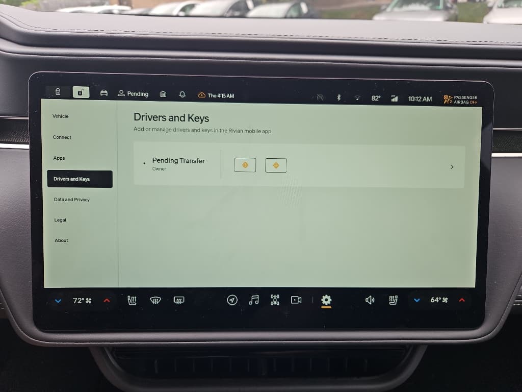 2025 Rivian R1S view 13