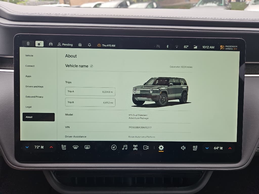 2025 Rivian R1S view 10