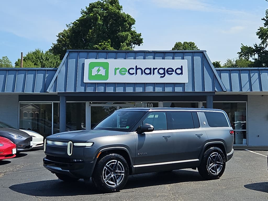 2025 Rivian R1S