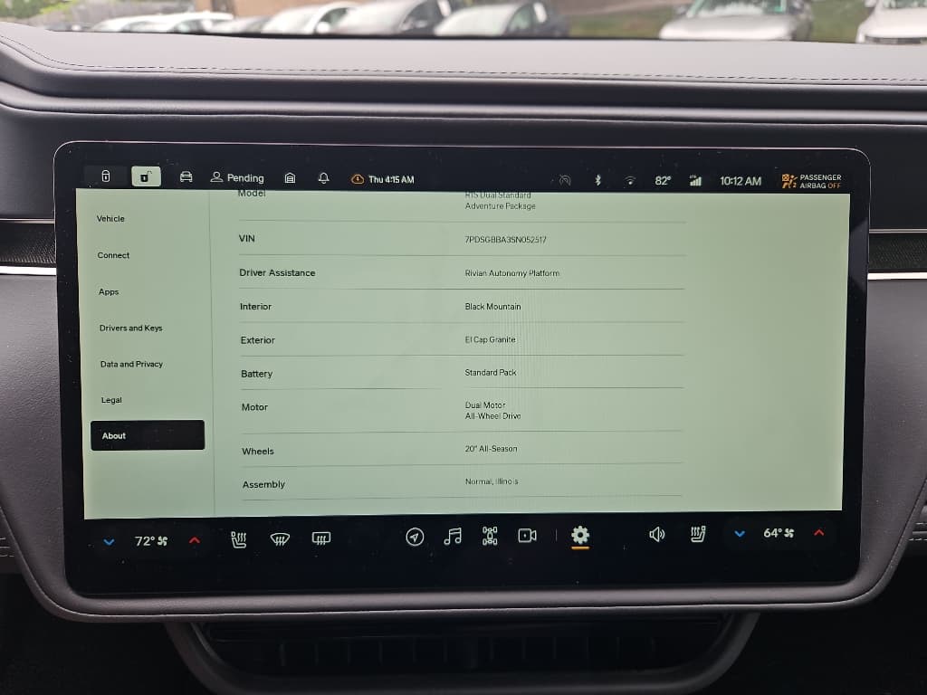 2025 Rivian R1S view 11