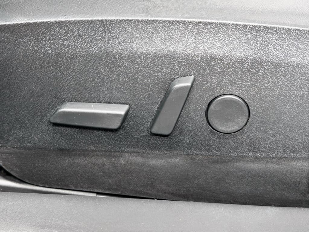 2018 Tesla Model 3 view 7