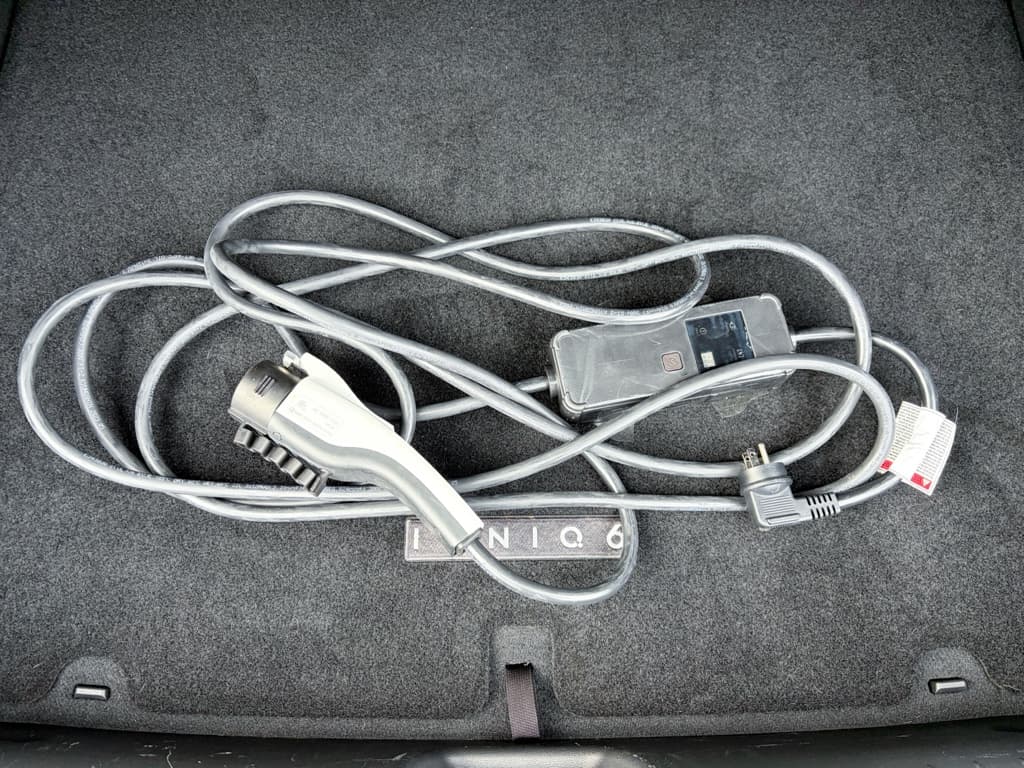 2023 Hyundai IONIQ 6 view 6