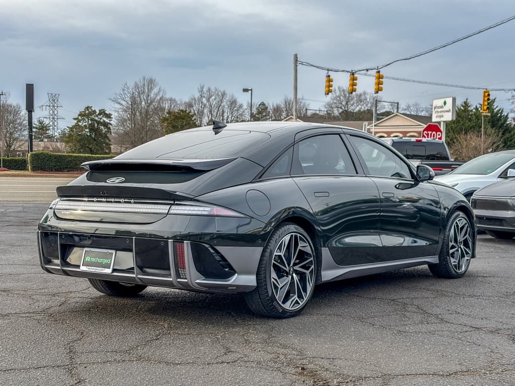 2023 Hyundai IONIQ 6 view 3