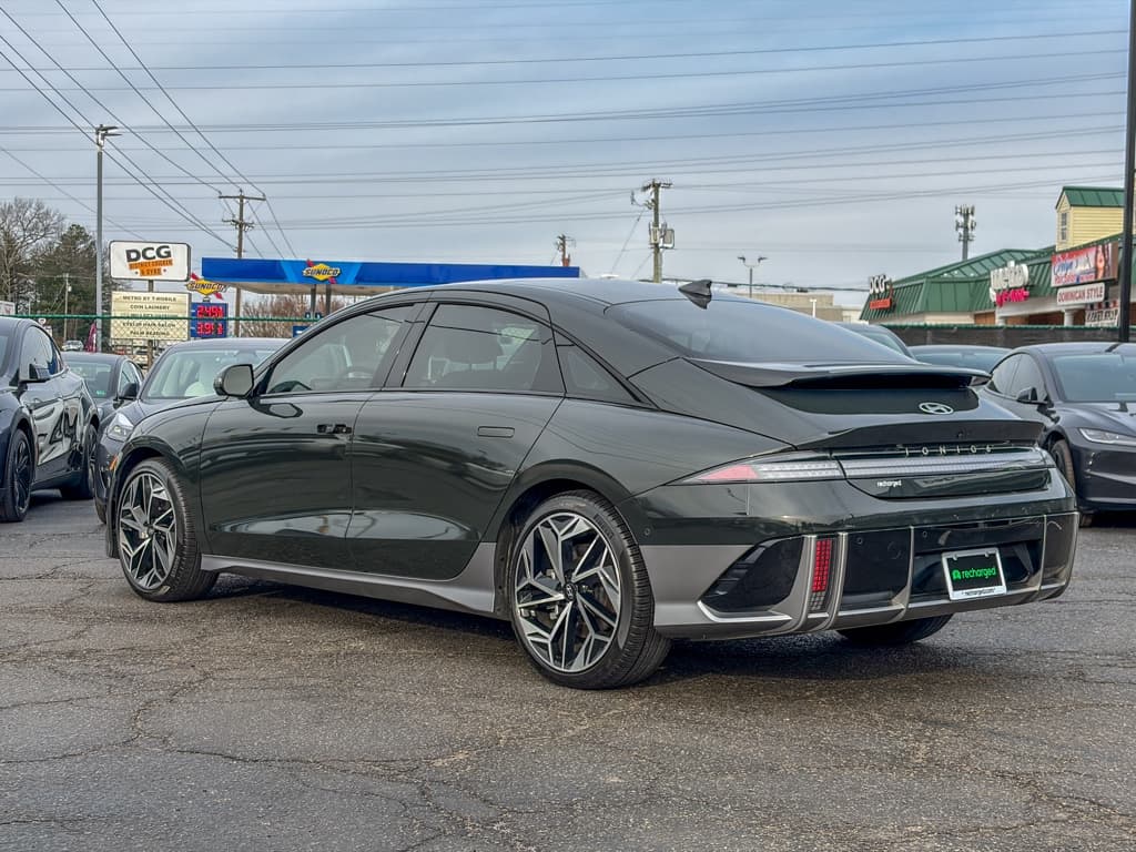 2023 Hyundai IONIQ 6 view 2
