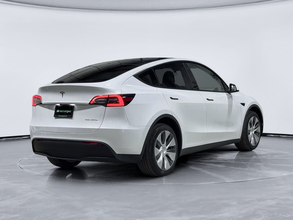 2023 Tesla Model Y view 3