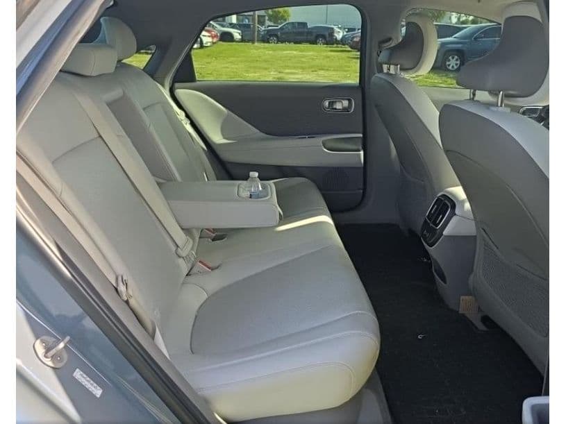 2023 Hyundai IONIQ 6 view 6