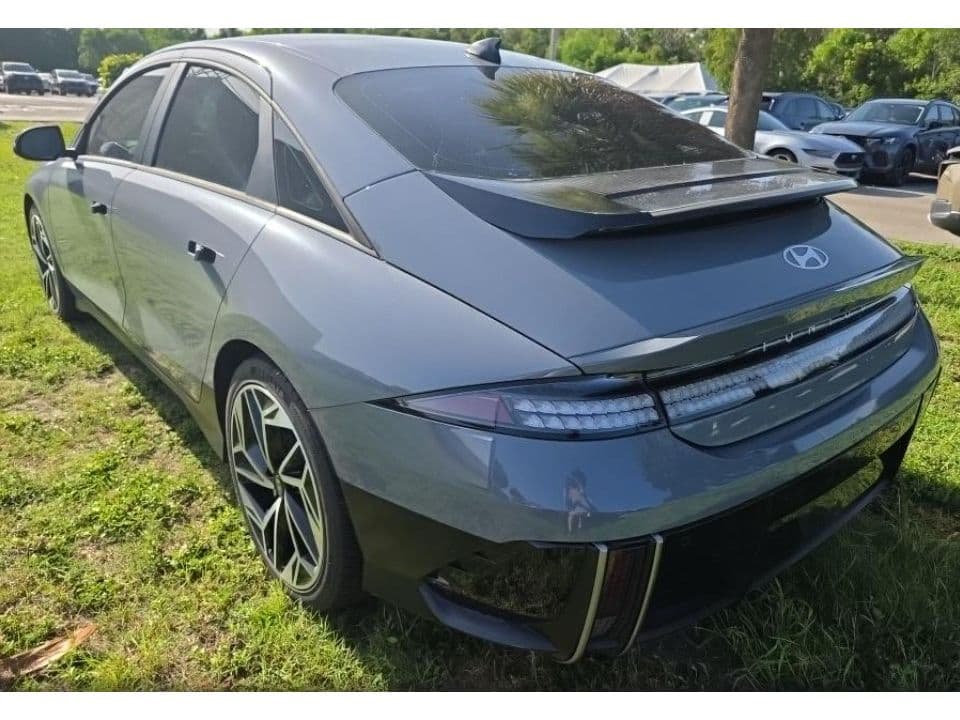 2023 Hyundai IONIQ 6 view 4