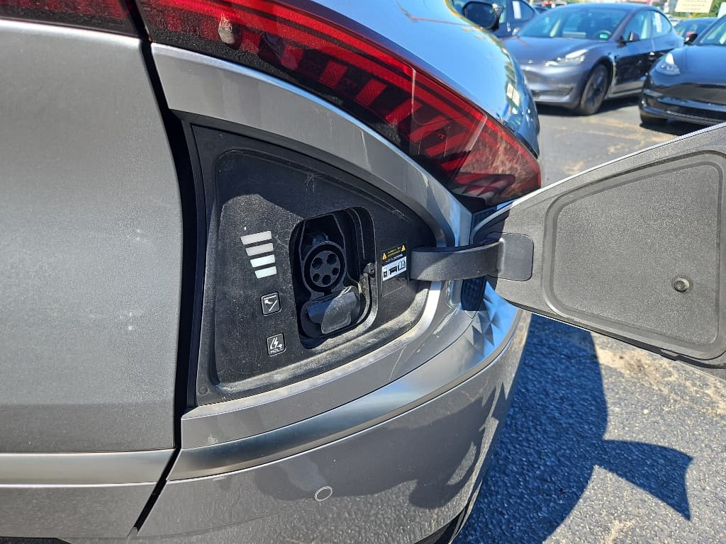 2022 Kia EV6 view 5