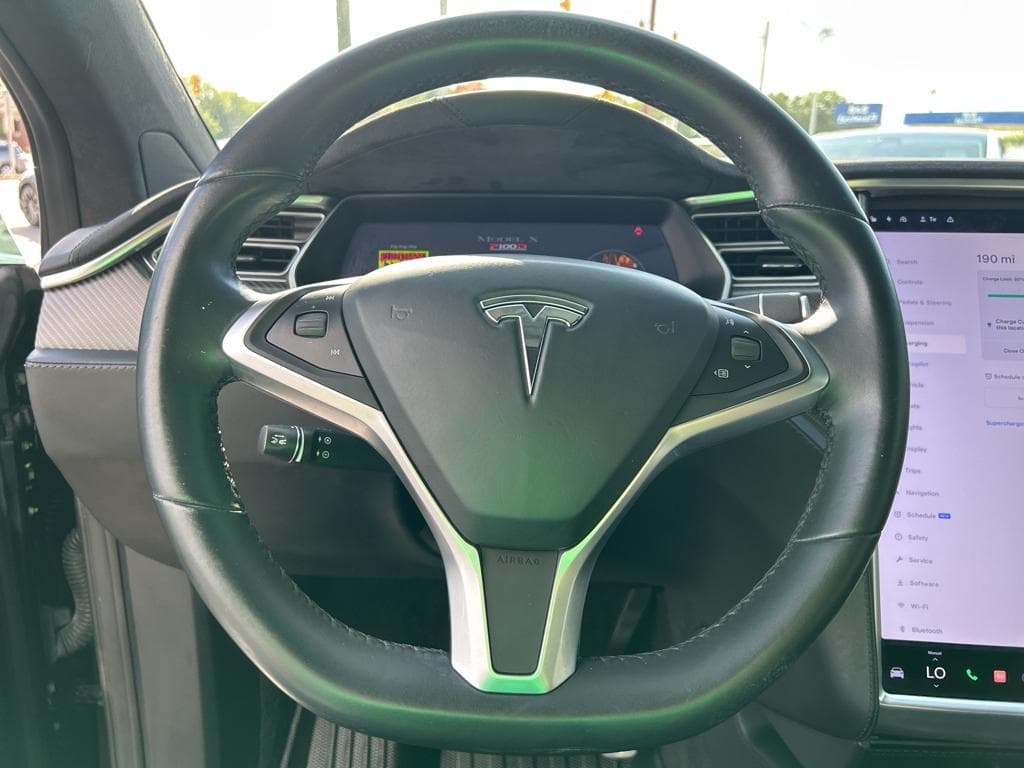 2017 Tesla Model X view 6