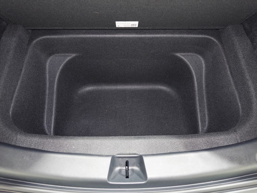 2023 Tesla Model Y view 27