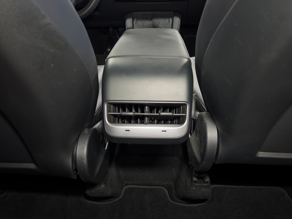 2023 Tesla Model Y view 20