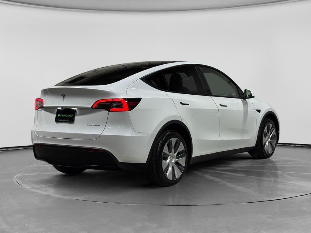 2023 Tesla Model Y view 3